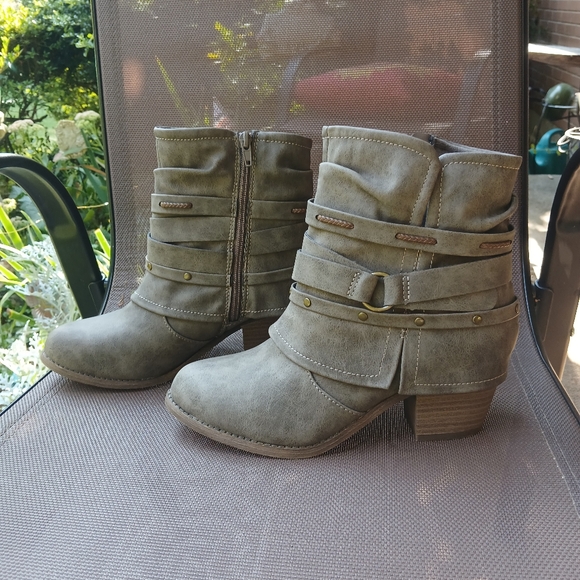 Booties - Picture 5 of 5